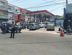 Antrean BBM Mengular di Palopo, Polisi Turunkan Personel ke SPBU
